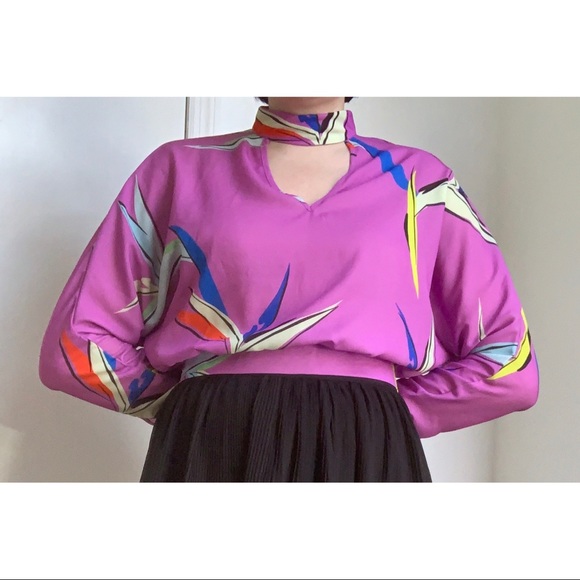 pink batwing crop top with open back - Picture 4 of 6